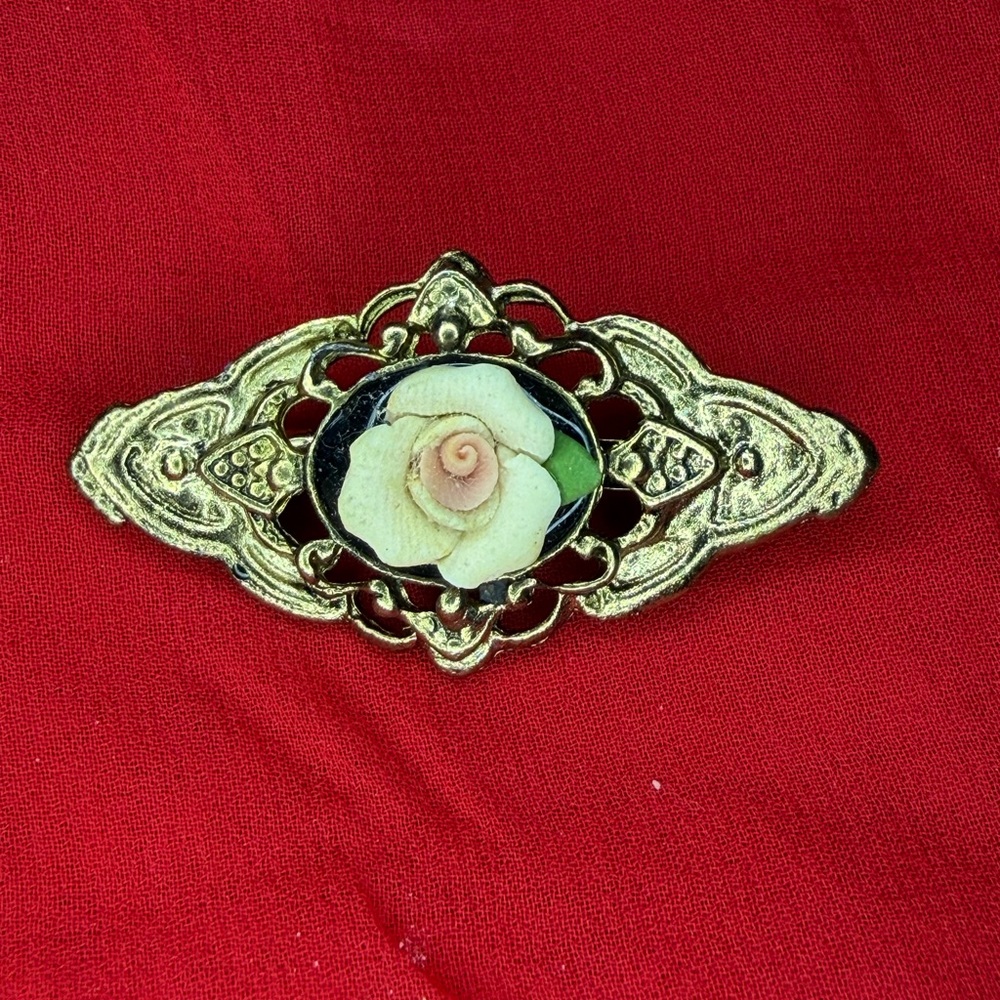 1928 Vintage Pink Rose Collection Porcelain Flower dainty Gold Tone Pin Brooch